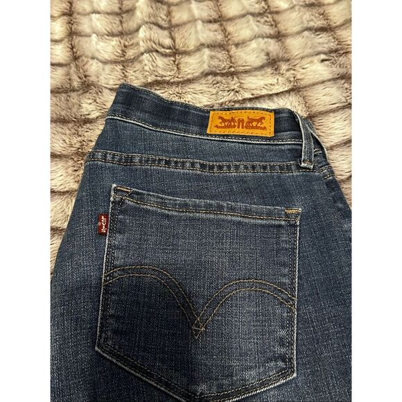 NWOT Women’s Levi’s  Dark Blue Straight Jeans Size 16 - Picture 3 of 9